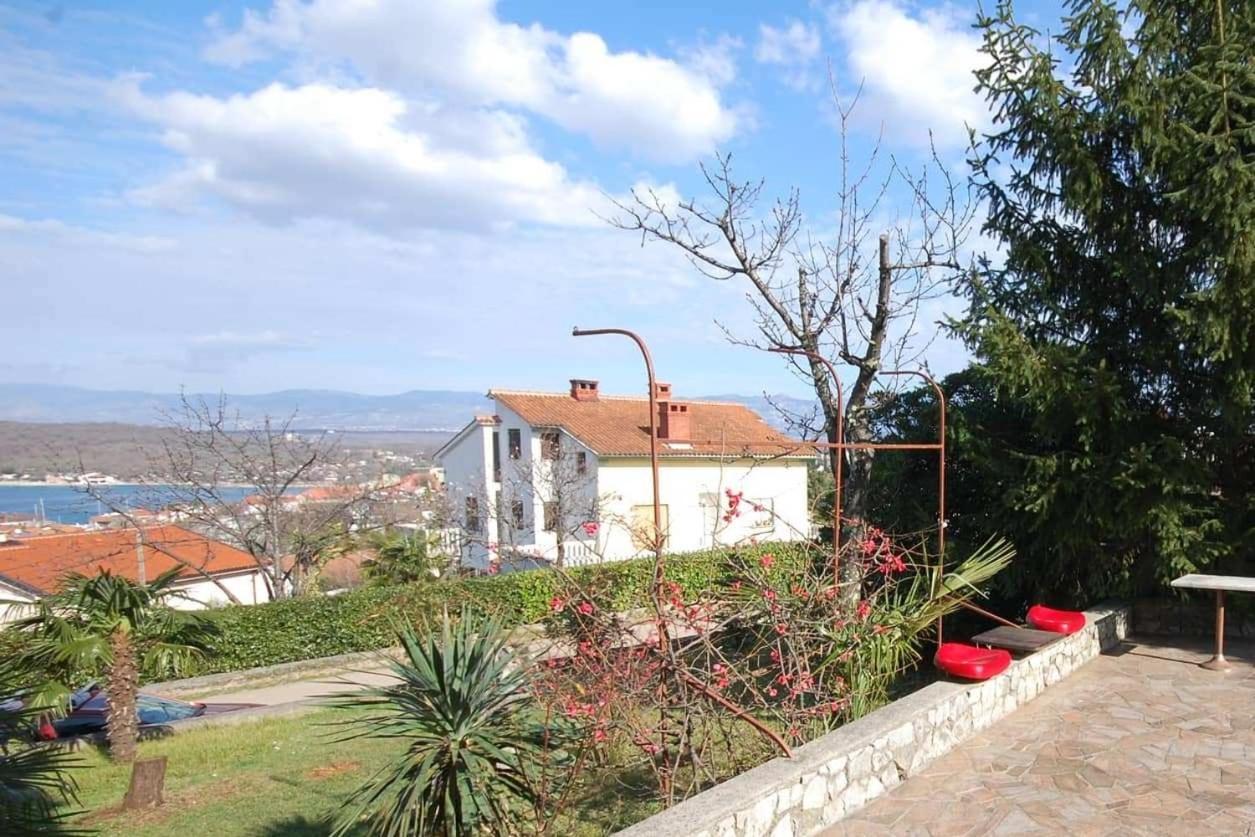 Apartments With A Parking Space Njivice, Krk - 21858 Dış mekan fotoğraf